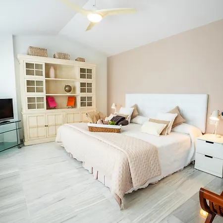 아파트 Penthouse Con Vistas Al Mar , Hacienda Nagueeles *