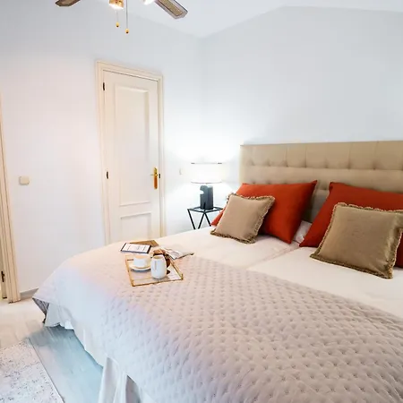 Penthouse Con Vistas Al Mar , Hacienda Nagueeles Apartman