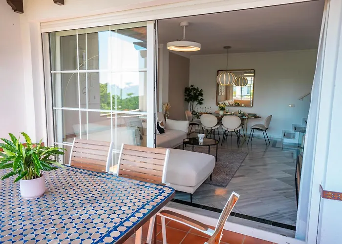 Penthouse Con Vistas Al Mar , Hacienda Nagueeles Apartman